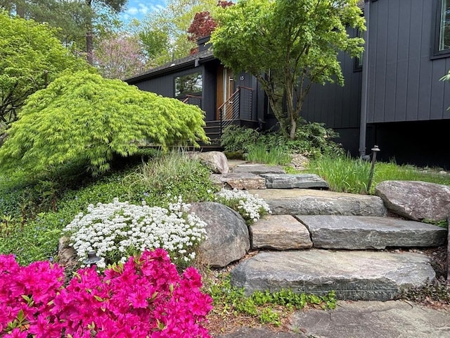 13 Robinwood Rd, Acton, MA 01720 - view of yard