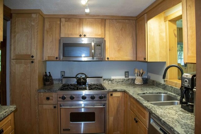 11 Nshore Rd, Chester, NH 03036