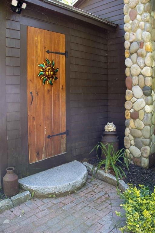 11 Nshore Rd, Chester, NH 03036