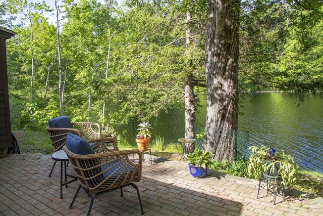 11 Nshore Rd, Chester, NH 03036