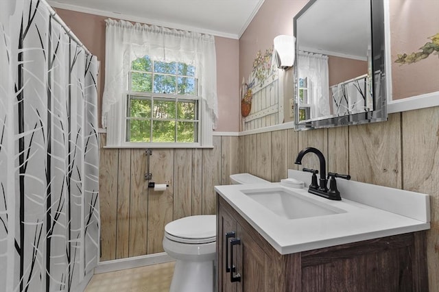 18 Stover Ct, Amesbury, MA 01913 - bathroom with vanity, wainscoting, crown molding, and a shower with shower curtain