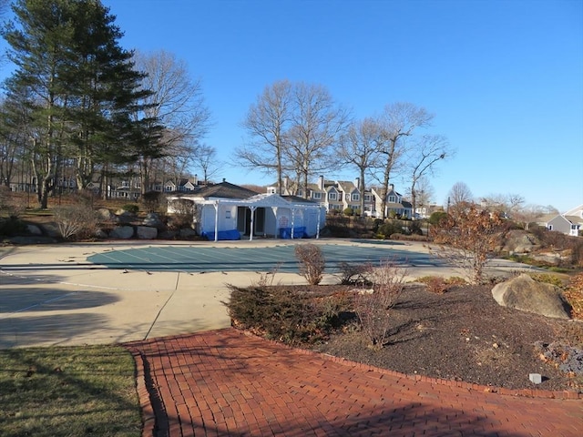 view of swimming pool