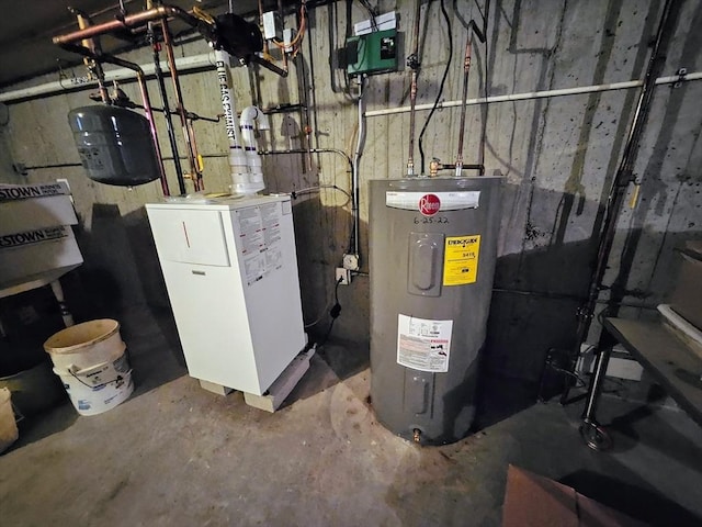 12 Chadwick Ct Unit 12, Amherst, MA 01002 - utility room featuring electric water heater
