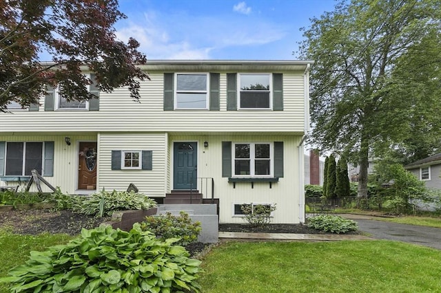 18 Nanita St, Worcester, MA 01604 - colonial-style house with entry steps and a front yard