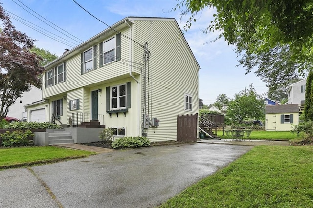 18 Nanita St, Worcester, MA 01604 - colonial home with a front yard