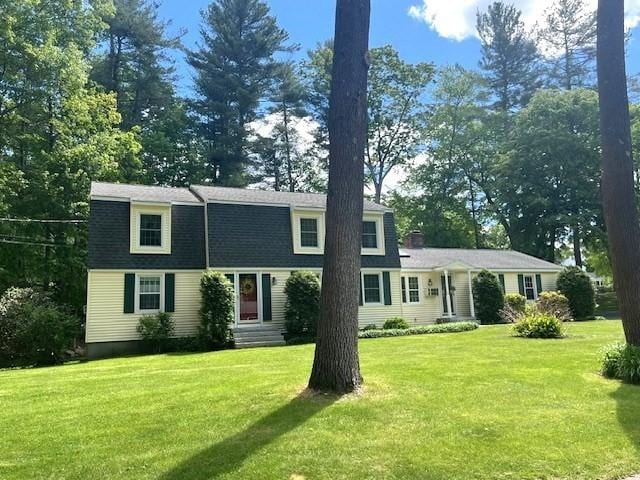 26 N Hill Rd, Westford, MA 01886 - dutch colonial featuring entry steps and a front lawn