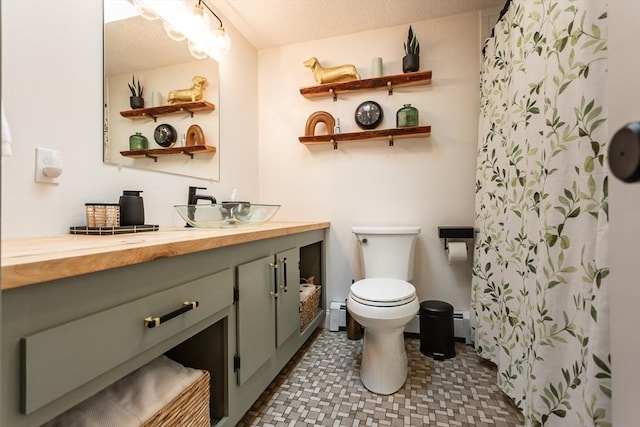 168 Varao Ave, Somerset, MA 02726 - full bath with vanity and a shower with curtain