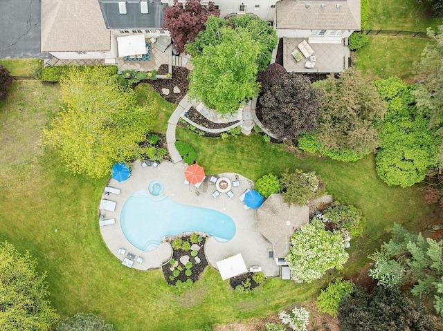 18 Connors Way, Leominster, MA 01453 - bird's eye view of a pool