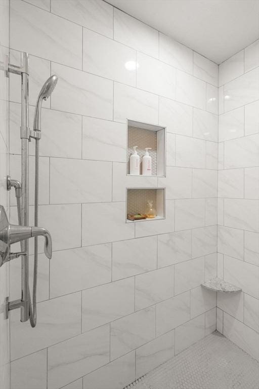 34 Sumner St Unit 34, Norfolk, MA 02056 - full bath with tiled shower