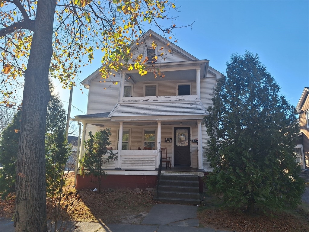 view of front of home featuring covered porch