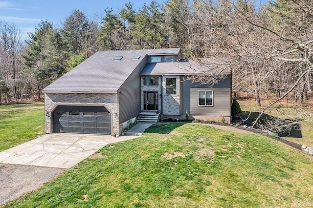 mid-century home with a front yard, roof with shingles, driveway, and an attached garage
