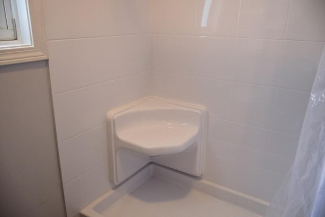 61 Outer Dr Unit 61, Chicopee, MA 01022 - bathroom featuring tile walls