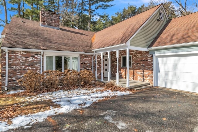 view of front of home featuring a garage