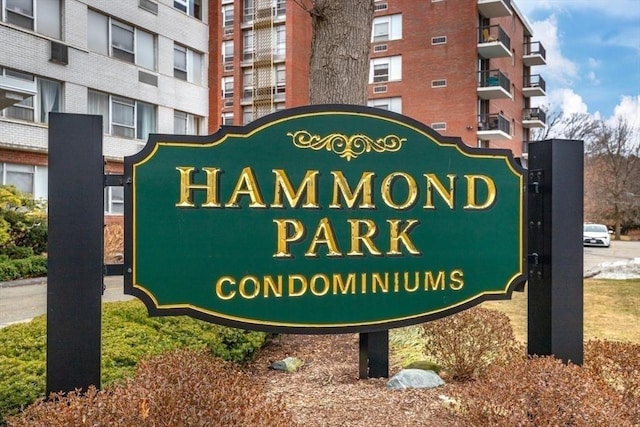 view of community / neighborhood sign