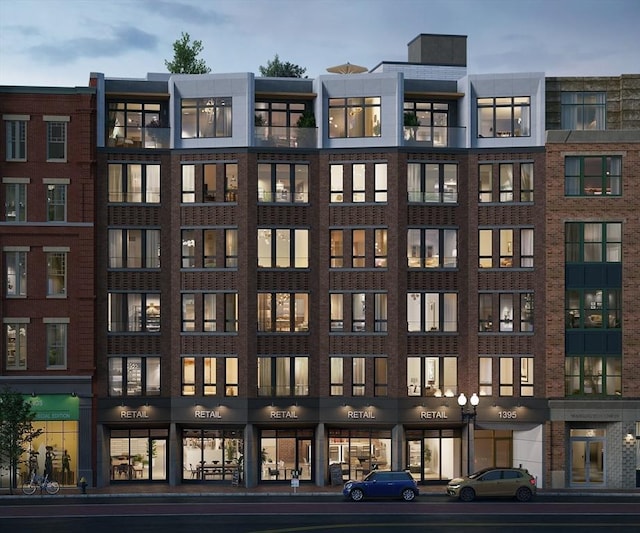 view of apartment building / complex