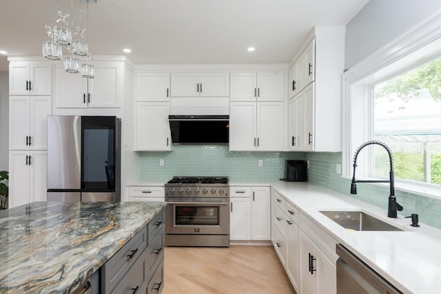 6 Fallon Cir, Braintree, MA 02184 - kitchen featuring appliances with stainless steel finishes, a sink, gray cabinetry, healthy amount of natural light, and recessed lighting