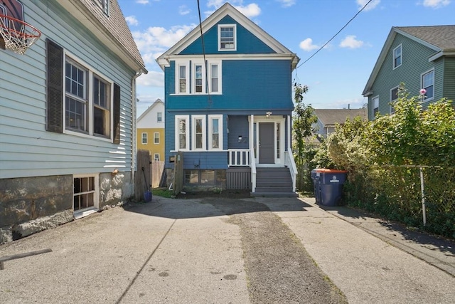 view of front of property featuring covered porch