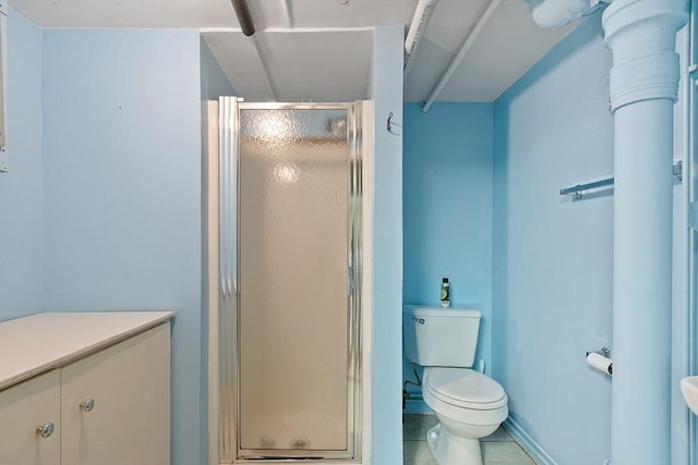 34 Woodland Cir, Methuen, MA 01844 - full bath featuring a shower stall, toilet, and baseboards