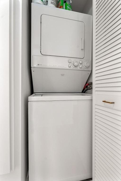 931 Massachusetts Ave Unit 606, Cambridge, MA 02139 - washroom with stacked washer / drying machine