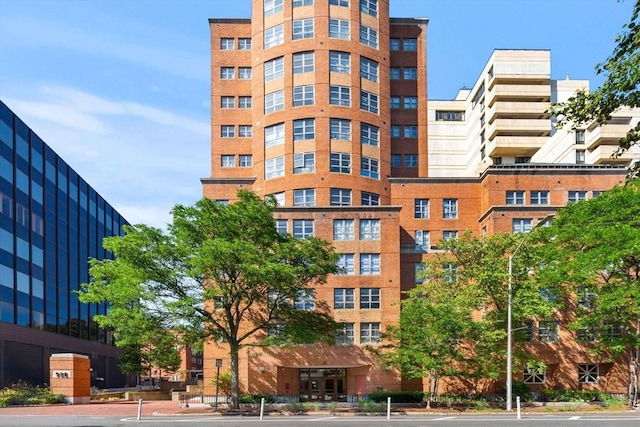 931 Massachusetts Ave Unit 606, Cambridge, MA 02139 - view of building exterior