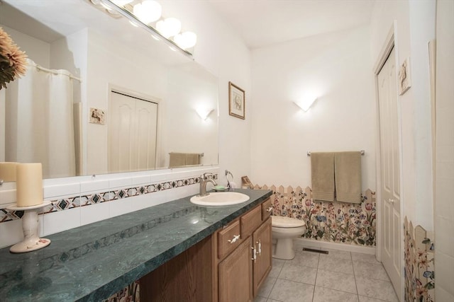 full bath featuring visible vents, toilet, vanity, tile patterned flooring, and baseboards