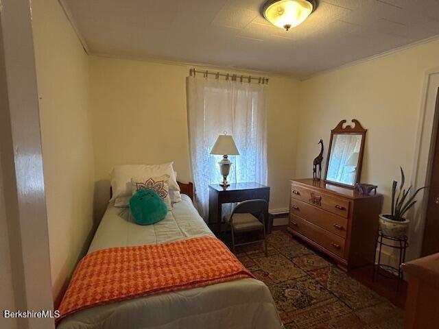 21 River St, North Adams, MA 01247 - bedroom with ornamental molding