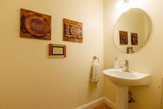 41 Whispering Pine Cir Unit 41, Worcester, MA 01606 - bathroom with baseboards