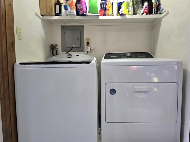 3 Main St, Spencer, MA 01562 - laundry room featuring washing machine and clothes dryer