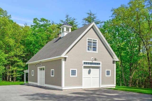 view of detached garage