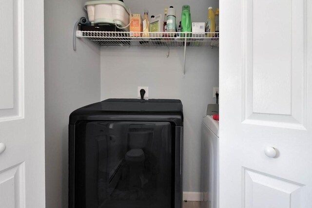 109 Macintosh Ln, Fitchburg, MA 01420 - laundry area featuring laundry area and independent washer and dryer