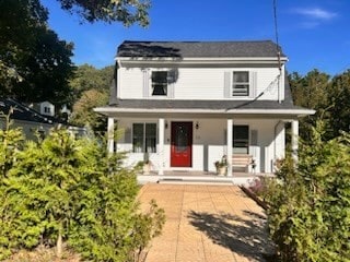 view of front facade featuring a porch