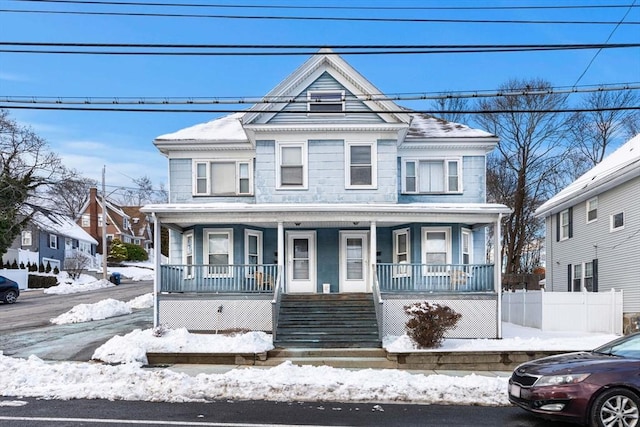 view of front of house featuring a porch