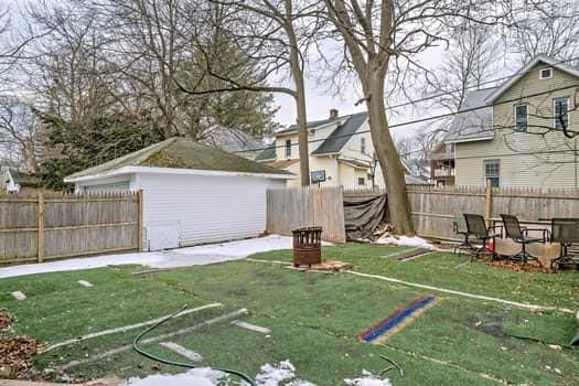 90 Rochelle St, Springfield, MA 01109 - view of yard featuring a fenced backyard