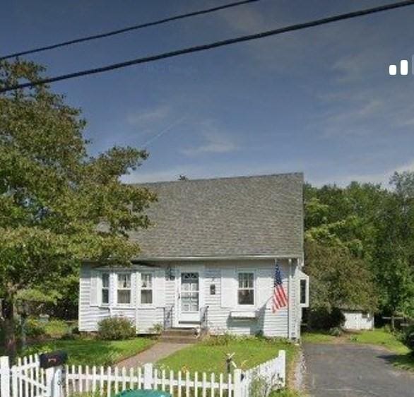 16 Miriam Dr, Attleboro, MA 02703 - cape cod house featuring a fenced front yard
