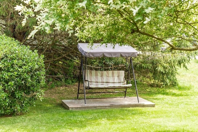 68 Victoria Ave, Athol, MA 01331 - surrounding community featuring a lawn