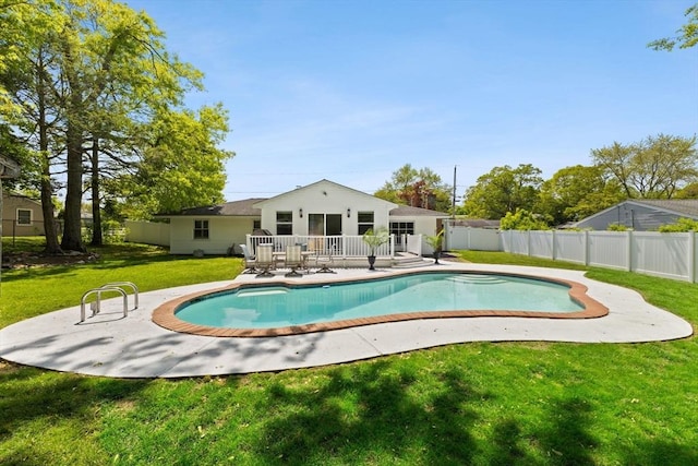 view of swimming pool featuring a patio area