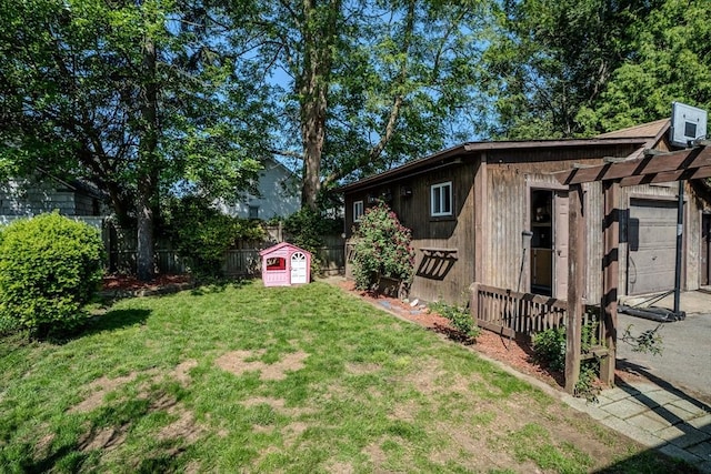 50 Duryea St, Springfield, MA 01104 - view of yard
