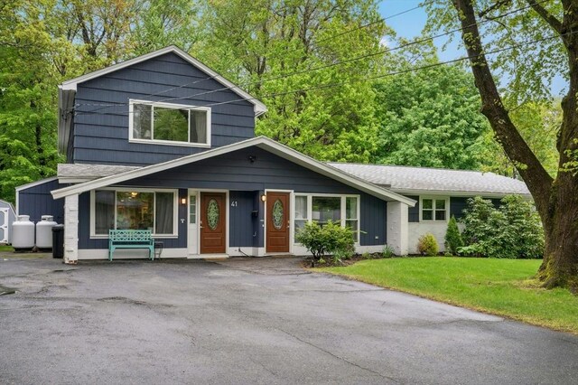 41 Dick Dr, Worcester, MA 01609 - view of front of home featuring a front lawn