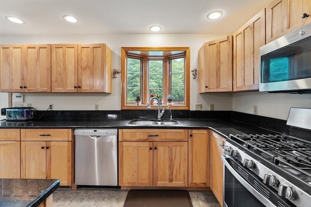 39 Grey Fox Lndg, Woodstock, CT 06281 - kitchen featuring stainless steel appliances, dark stone countertops, and recessed lighting