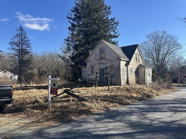 view of property exterior