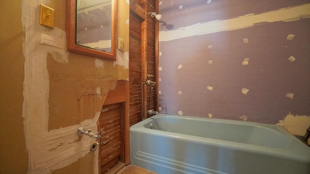 31 Burton St, Springfield, MA 01108 - bathroom with a tub
