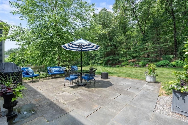 view of patio featuring outdoor dining area and outdoor lounge area