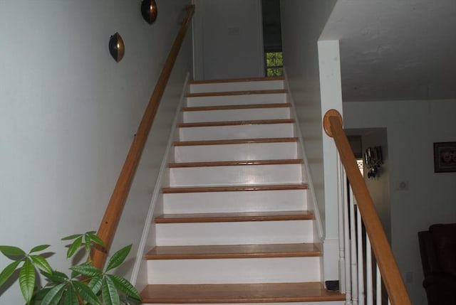 11 Rockingham Dr Unit 11, Tewksbury, MA 01876 - view of stairway