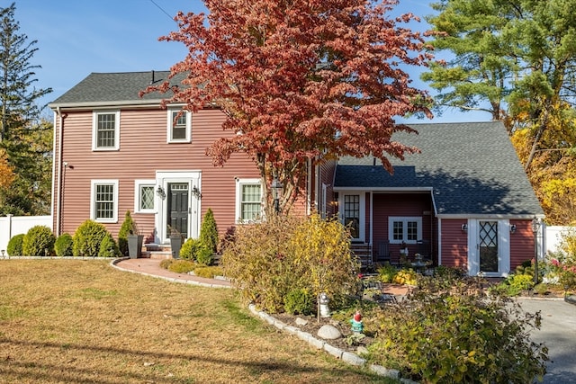 view of front of house with a front yard