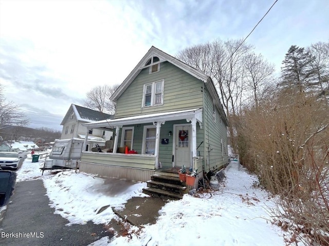 bungalow featuring a porch