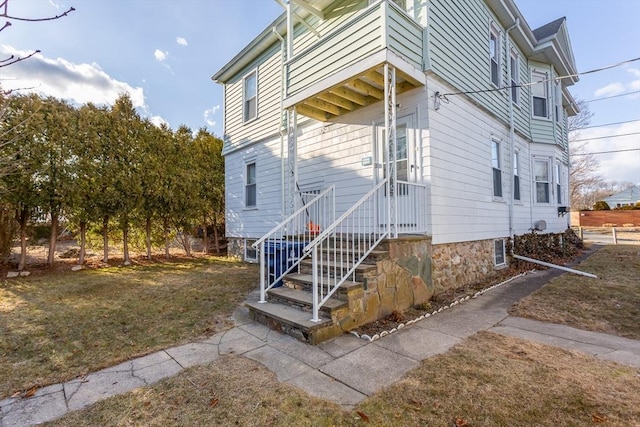 exterior space featuring a yard