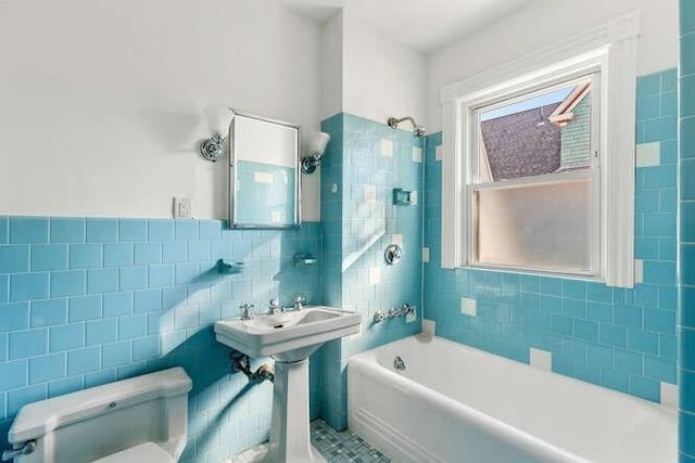 4-6 W St, Arlington, MA 02476 - bathroom with tile walls, toilet, and shower / bathtub combination