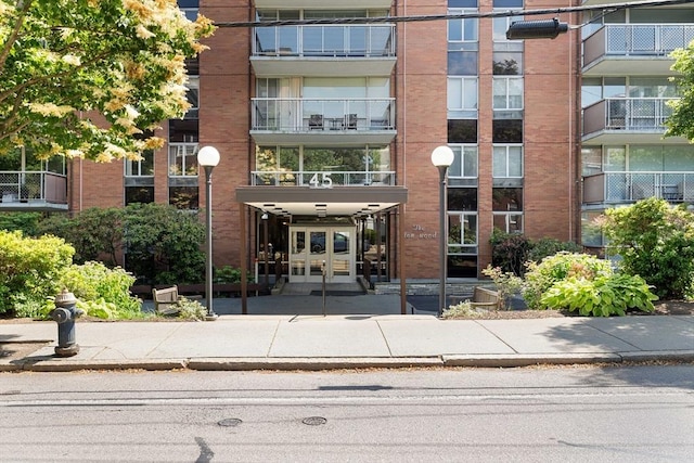 45 Longwood Ave Unit 212, Brookline, MA 02446