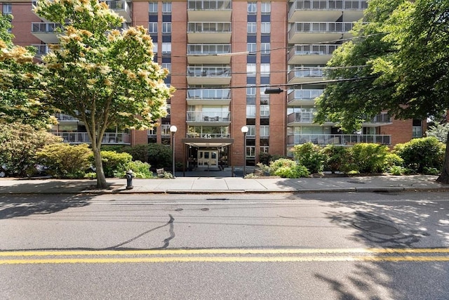 45 Longwood Ave Unit 212, Brookline, MA 02446
