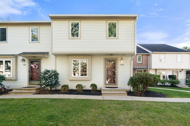 view of front of property featuring a front yard